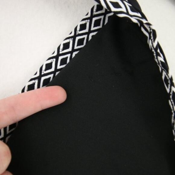 Lands End Black White Pattern Bikini Top Tassel NEW Size Large (14-16) - Picture 5 of 6